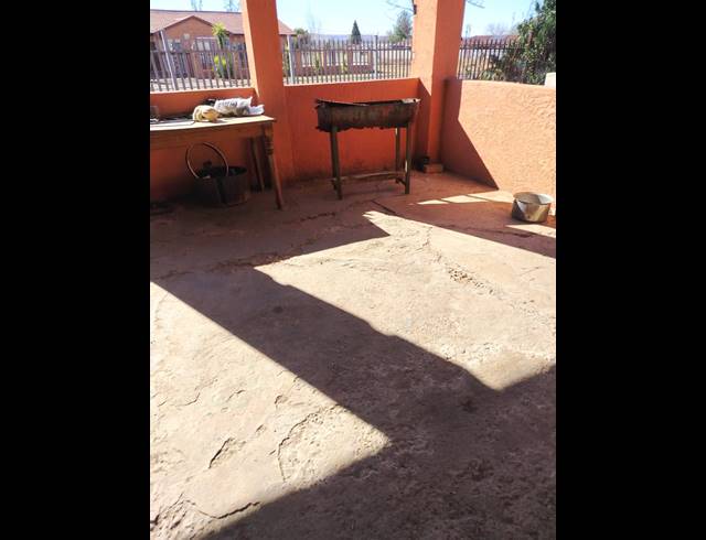 3 BEDROOM FREEHOLD FOR SALE IN SUNSET VIEW